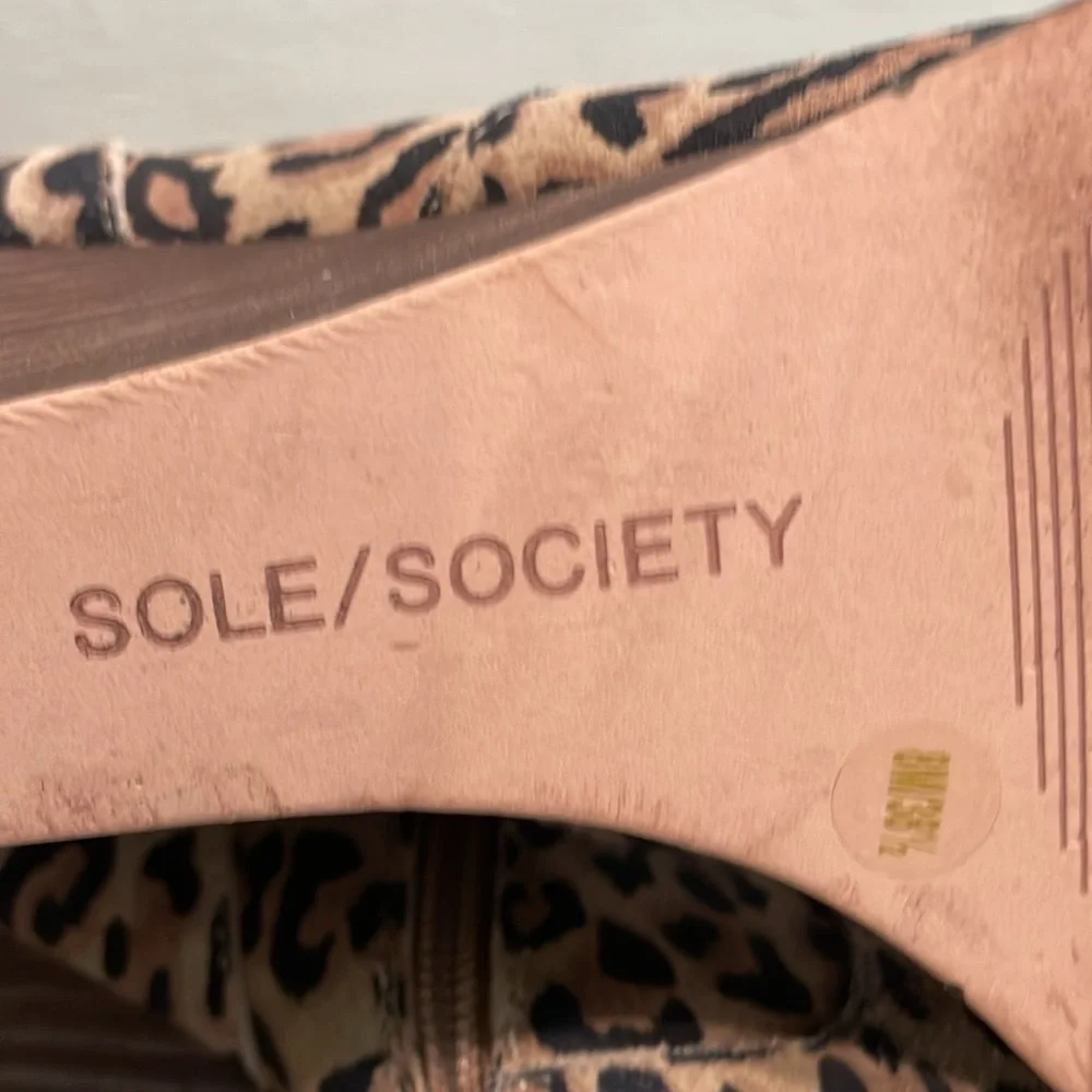 Sole Society Patsy Leopard Print Leather Side Zip Wedge Ankle Booties size 8